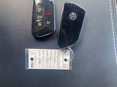 Used 2024 Volkswagen Atlas Cross Sport SEL R-Line AWD/4WD image 25