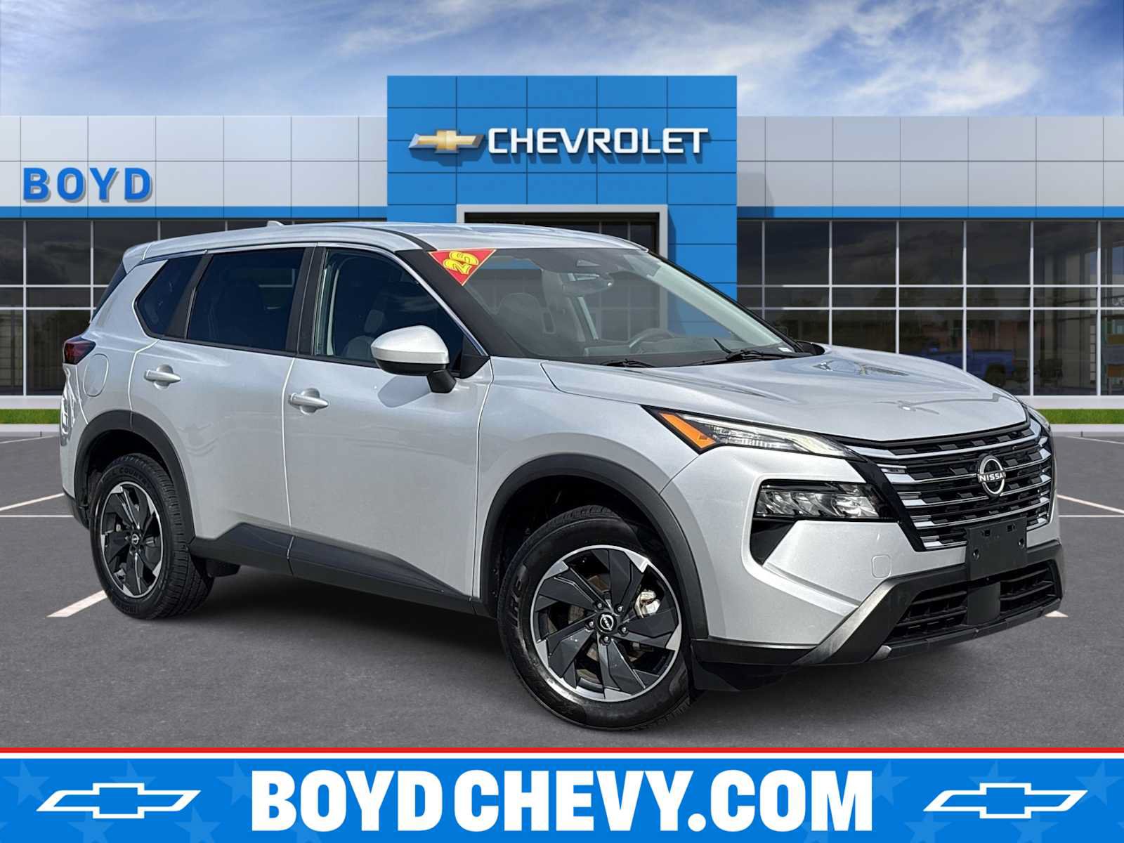 Used 2025 Nissan Rogue SV FWD image 1