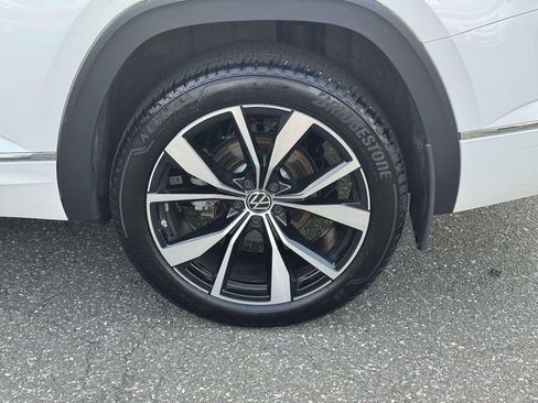 Used 2024 Volkswagen Atlas SEL Premium R-Line AWD/4WD image 11