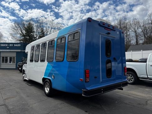 Used 2018 Ford E-450 and Econoline 450 Super Duty w/ Shuttle Bus Prep Package image 4