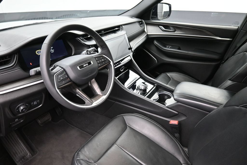 Used 2026 Jeep Grand Cherokee Limited AWD/4WD image 19