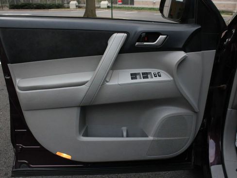 Used 2013 Toyota Highlander 4WD Hybrid image 13