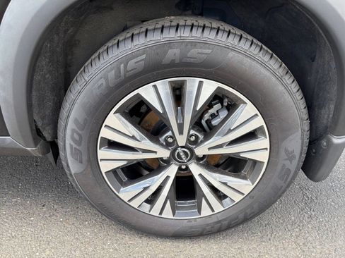 Used 2022 Nissan Rogue SV FWD image 30