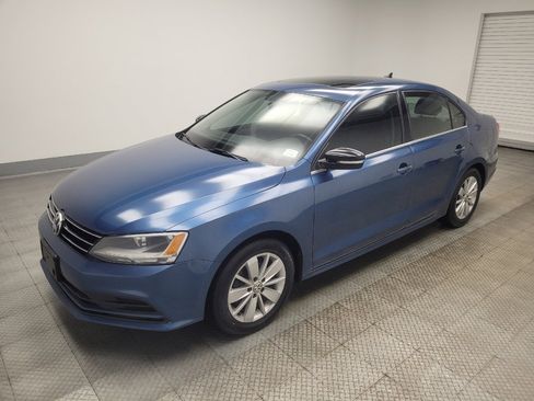 Used 2015 Volkswagen Jetta SE image 2