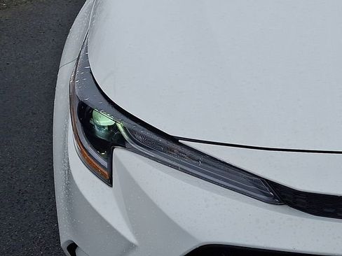 Used 2025 Toyota Corolla LE image 9