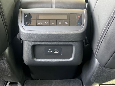 Certified 2025 Nissan Pathfinder SL AWD/4WD image 17