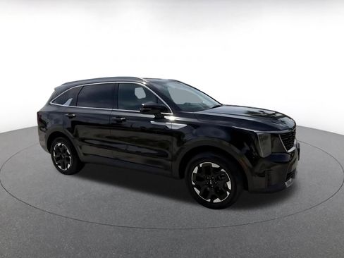 Used 2024 Kia Sorento S AWD/4WD image 2