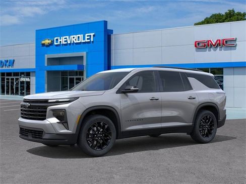 New 2026 Chevrolet Traverse LT image 2
