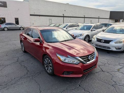 Used 2017 Nissan Altima 2.5 SV w/ Convenience Package FWD image 10