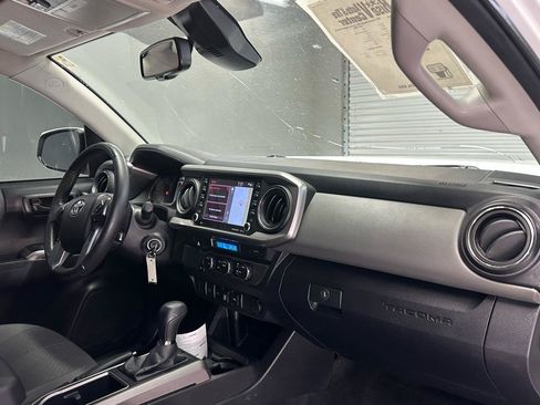 Used 2021 Toyota Tacoma SR5 RWD image 11