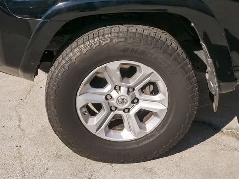 Used 2017 Toyota 4Runner SR5 image 5