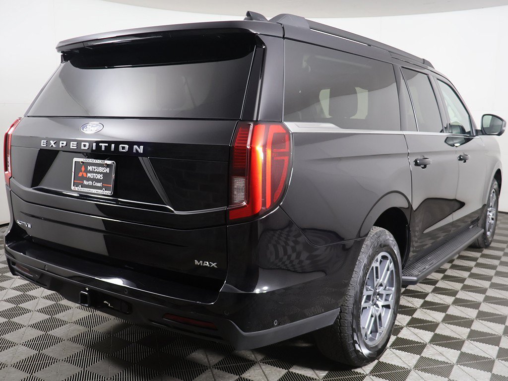 Used 2025 Ford Expedition Max Active AWD/4WD image 12