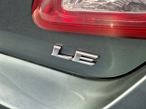 Used 2011 Toyota Camry LE image 30