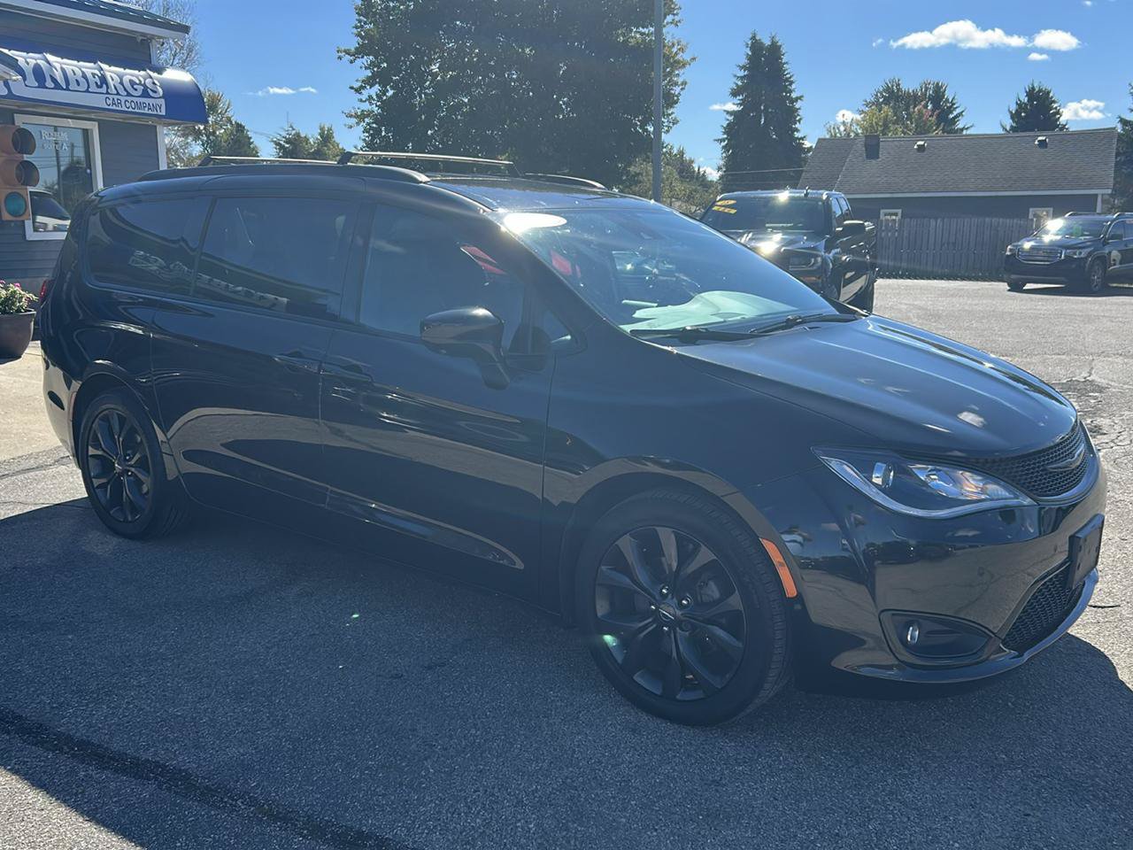 Used 2019 Chrysler Pacifica Touring-L w/ Advanced Safetytec Group FWD image 5