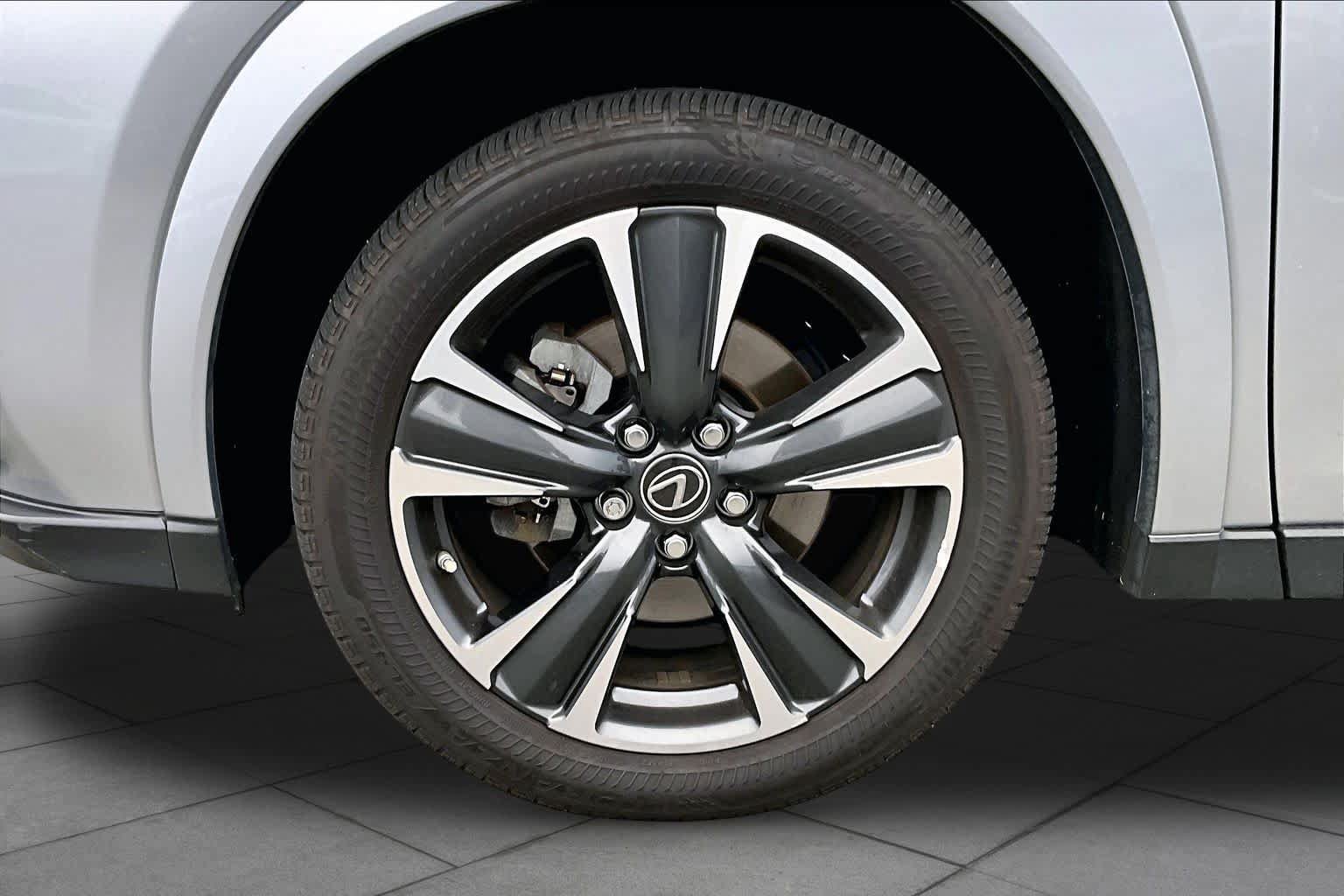 Used 2024 Lexus UX 250h AWD w/ Premium Package image 11