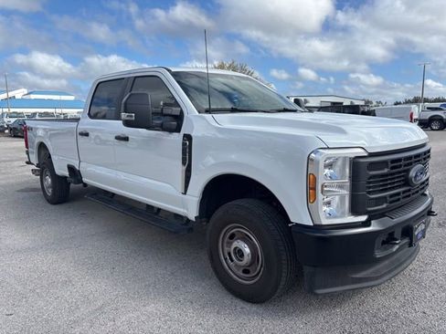 Used 2025 Ford F250 XL image 3