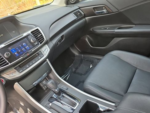 Used 2015 Honda Accord EX-L image 23