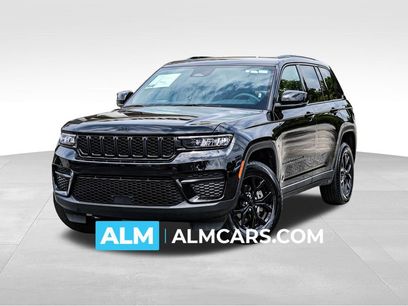 Used 2025 Jeep Grand Cherokee Altitude