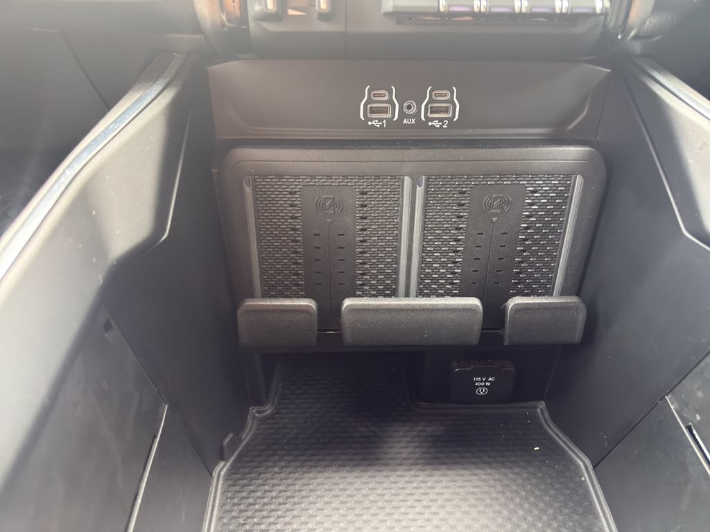 Used 2025 RAM 2500 Laramie AWD/4WD image 24