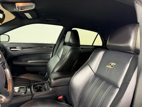 Used 2017 Chrysler 300 S AWD/4WD image 11