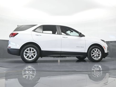 Used 2023 Chevrolet Equinox LS FWD image 56
