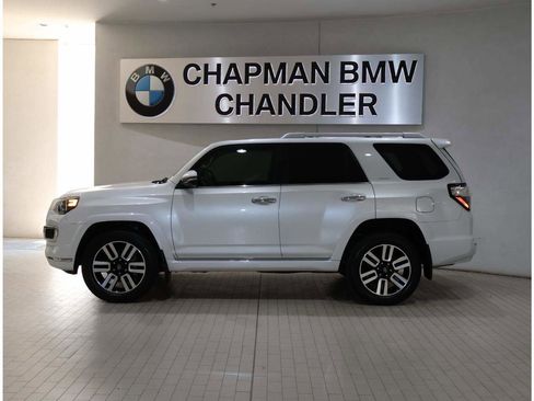 Used 2024 Toyota 4Runner Limited AWD/4WD image 3