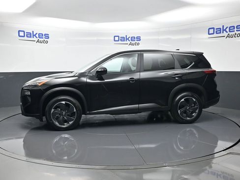 Used 2025 Nissan Rogue SV image 5