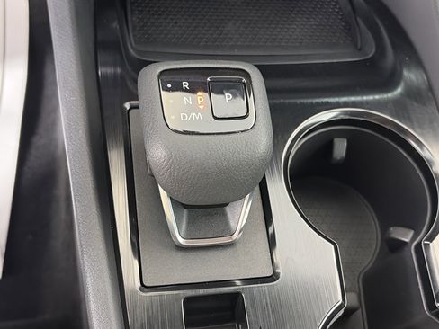 Used 2022 Nissan Rogue SV image 24