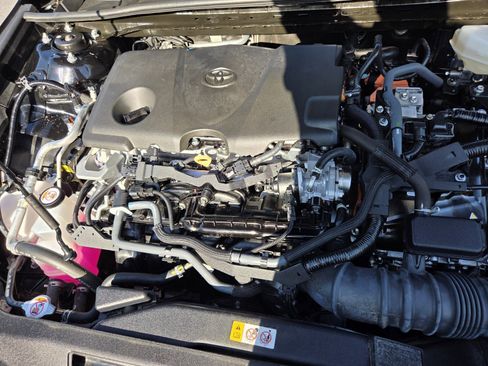 Used 2025 Toyota Camry XLE image 27