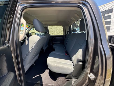 Used 2018 RAM 2500 Tradesman w/ Chrome Appearance Group AWD/4WD image 22