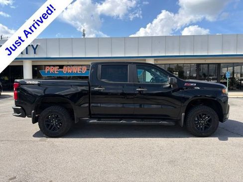 Used 2019 Chevrolet Silverado 1500 Custom Trail Boss w/ Infotainment Package AWD/4WD image 2