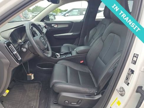 Used 2026 Volvo XC40 B5 Plus AWD/4WD image 2
