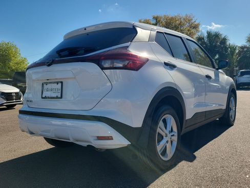 Certified 2025 Nissan Kicks Play S image 5