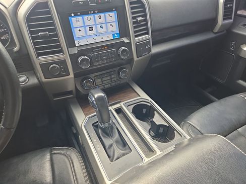Used 2019 Ford F150 Lariat image 11