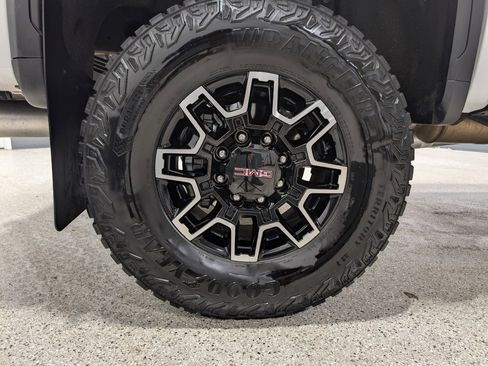 Used 2025 GMC Sierra 2500 AT4X w/ Snow Plow Prep/Camper Package image 13