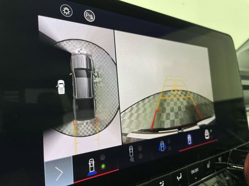 Used 2023 GMC Canyon AT4X image 14