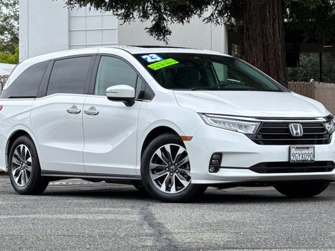 Used 2023 Honda Odyssey EX-L image 2