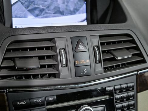 Used 2011 Mercedes-Benz E 350 Cabriolet image 31