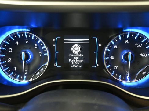 Used 2019 Chrysler Pacifica Touring-L FWD image 14