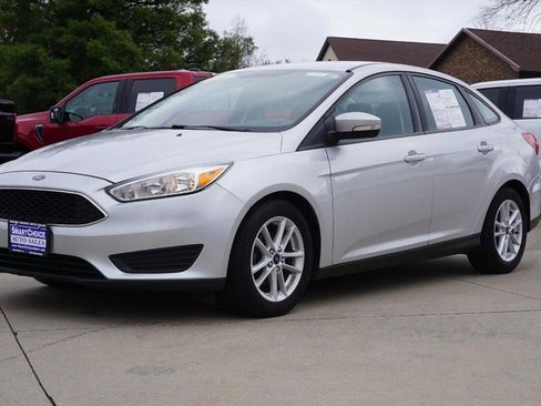 Used 2018 Ford Focus SE w/ Cold Weather Package image 7