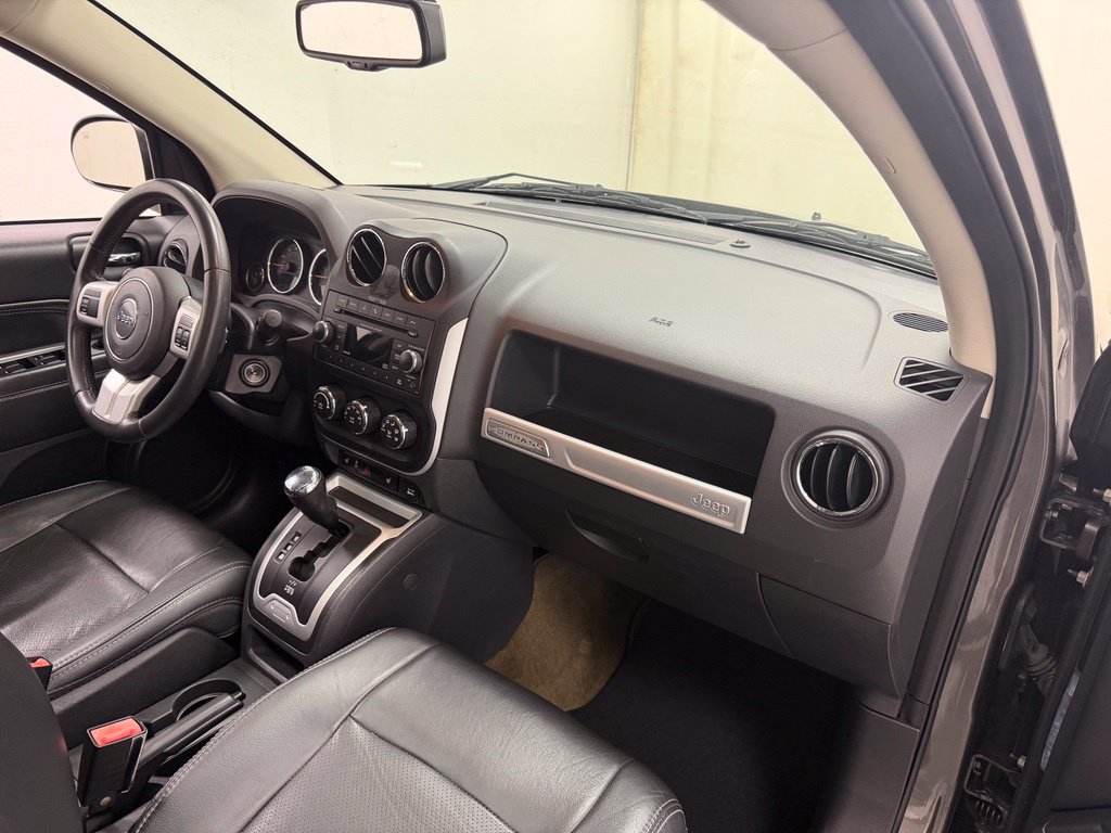 Used 2016 Jeep Compass High Altitude FWD image 12