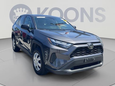 Used 2025 Toyota RAV4 LE AWD/4WD image 5
