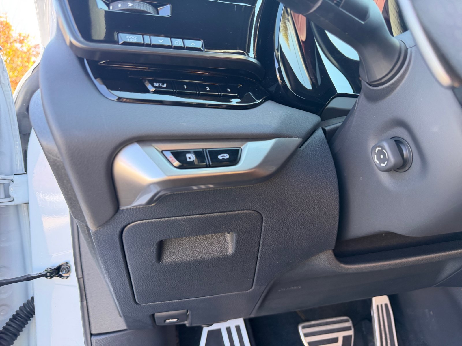 Used 2023 Lexus RX 500h F Sport w/ Accessory Package (Z1) AWD/4WD image 11