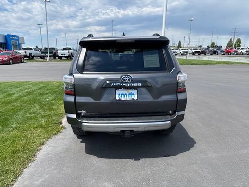 Used 2022 Toyota 4Runner TRD Off-Road AWD/4WD image 4