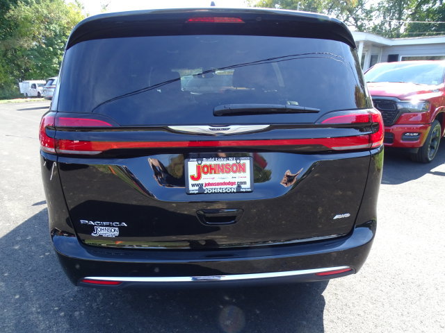 Certified 2025 Chrysler Pacifica Select w/ Uconnect Theater Family Group AWD/4WD image 21