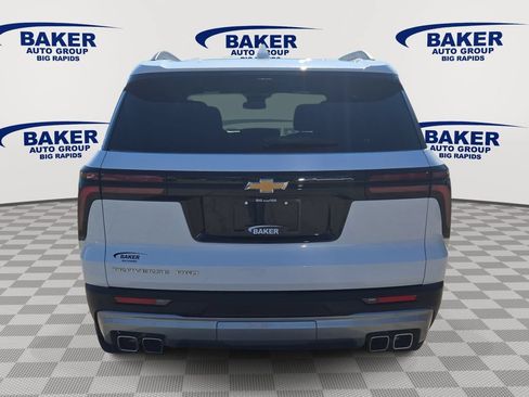 Used 2025 Chevrolet Traverse LT AWD/4WD image 4