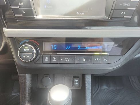 Used 2016 Toyota Corolla LE FWD image 22