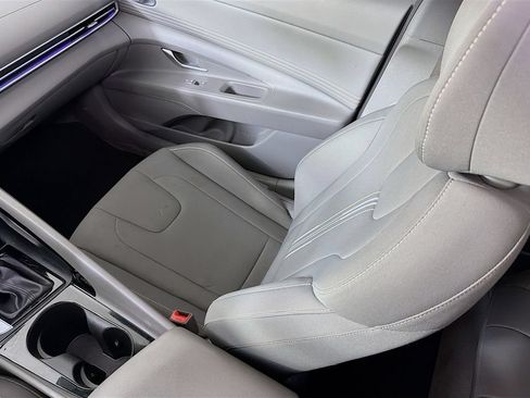 Used 2024 Hyundai Elantra SEL w/ Convenience Package FWD image 27