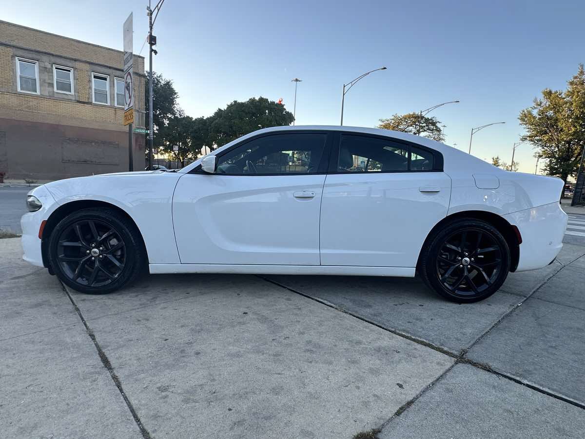Used 2022 Dodge Charger SXT w/ Plus Group RWD image 8