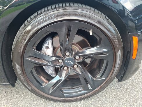 Used 2020 Chevrolet Camaro SS RWD image 8